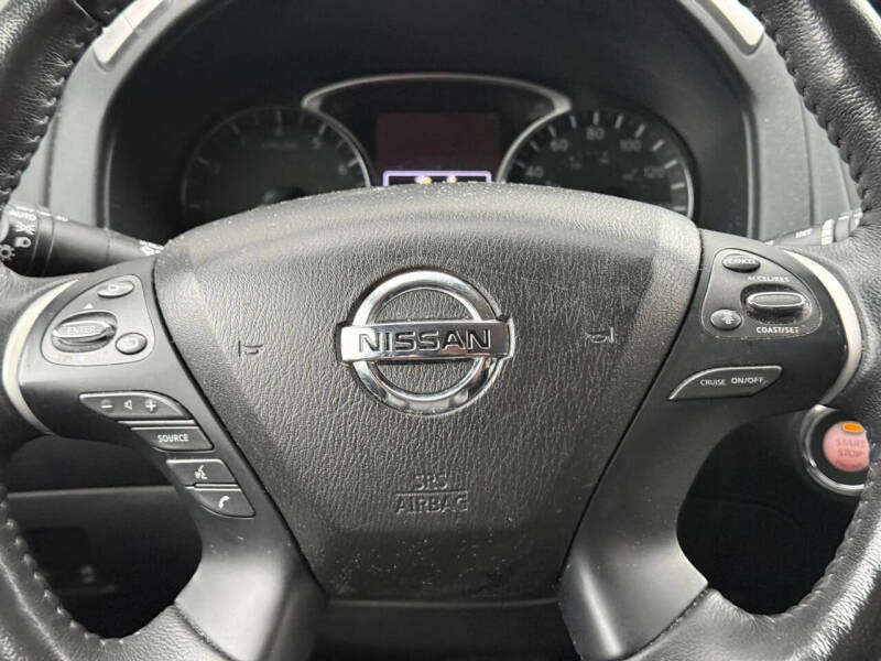 2020 Nissan Pathfinder SL