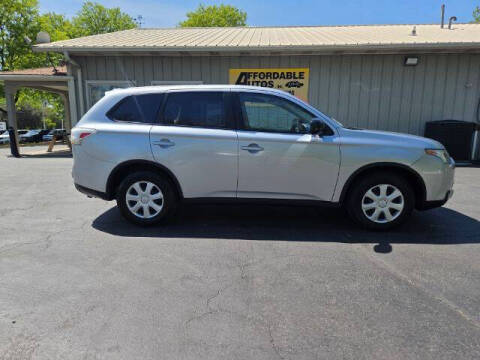 2015 Mitsubishi Outlander ES