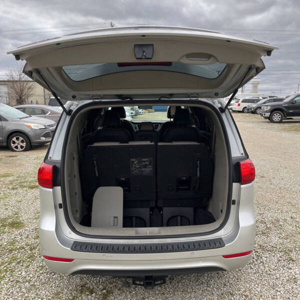 2017 Kia Sedona LX