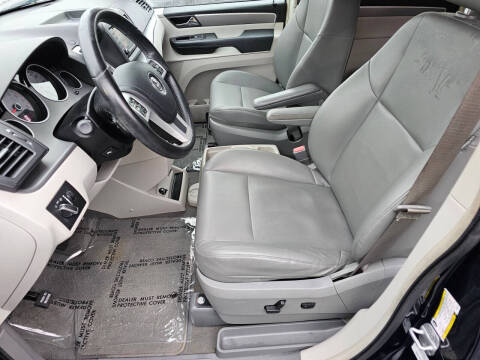 2012 Volkswagen Routan