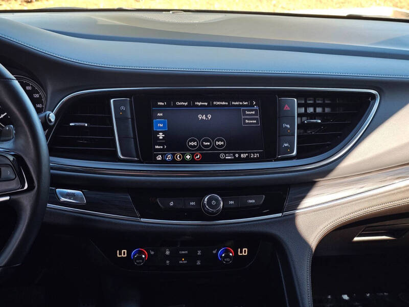 2023 Buick Enclave Essence