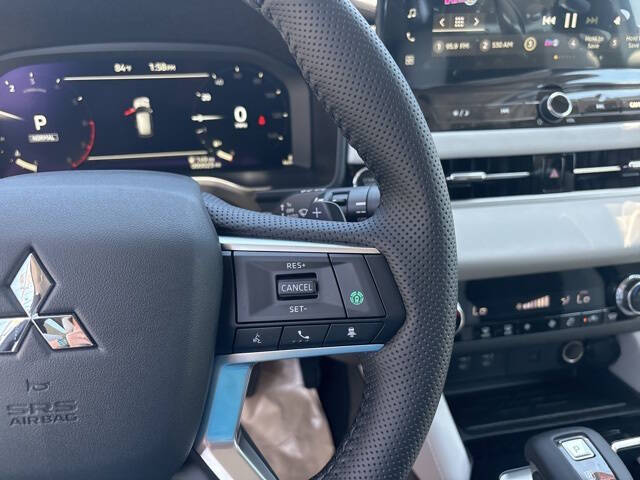 2025 Mitsubishi Outlander SE