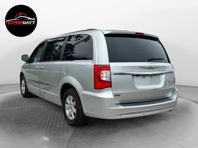 2012 Chrysler Town and Country Touring