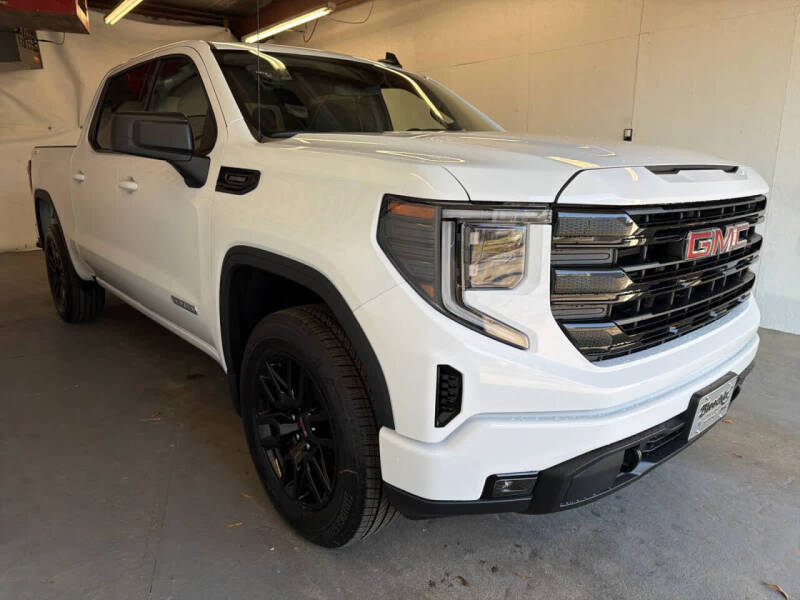 2026 GMC Sierra 1500 Elevation Standard