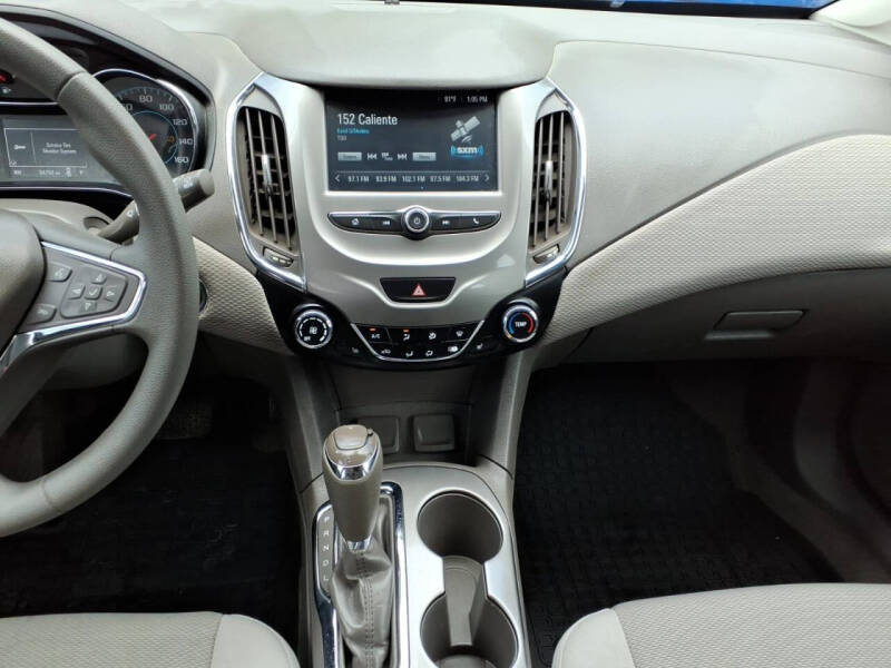 2017 Chevrolet Cruze LT Auto