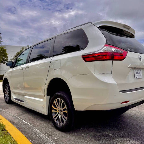 2020 Toyota Sienna XLE 8-Passenger