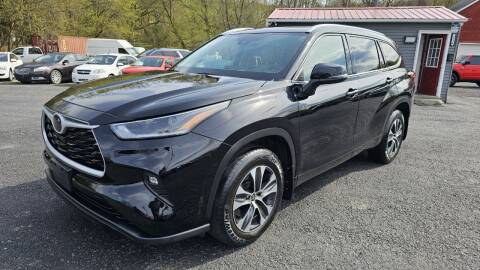2021 Toyota Highlander for sale at Arcia Services LLC in Chittenango NY
