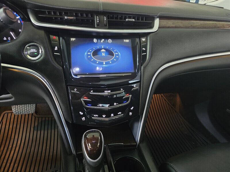 2013 Cadillac XTS Luxury Collection