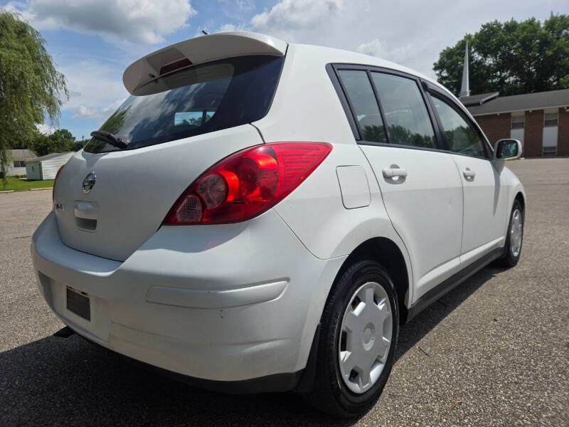2009 Nissan Versa 1.8 S