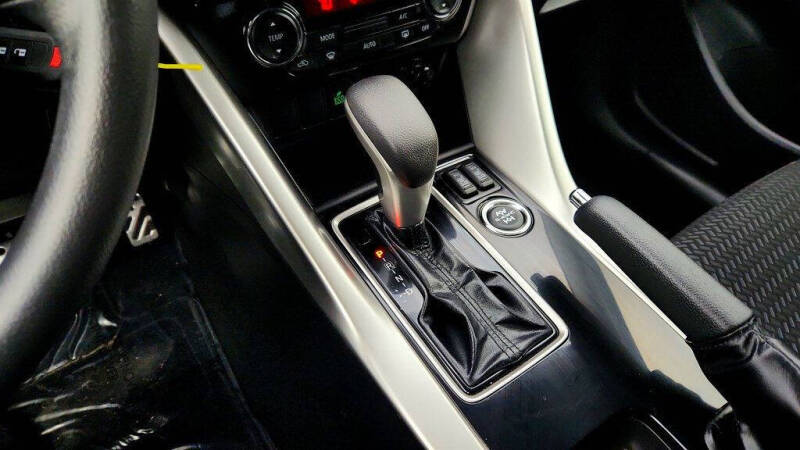 2022 Mitsubishi Eclipse Cross LE