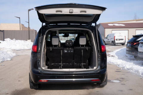 2018 Chrysler Pacifica Hybrid Limited