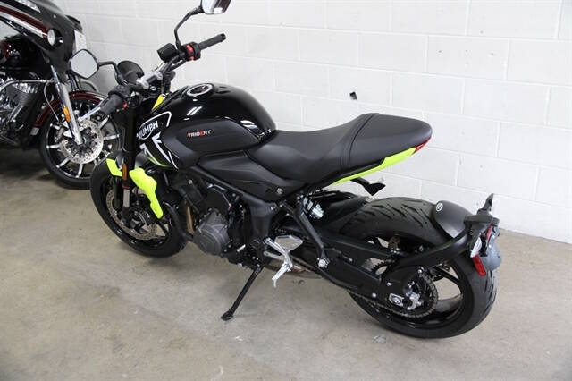 2024 Triumph Trident 66