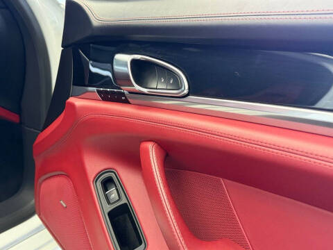 2015 Porsche Panamera