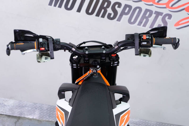 2019 KTM 690 SMC R
