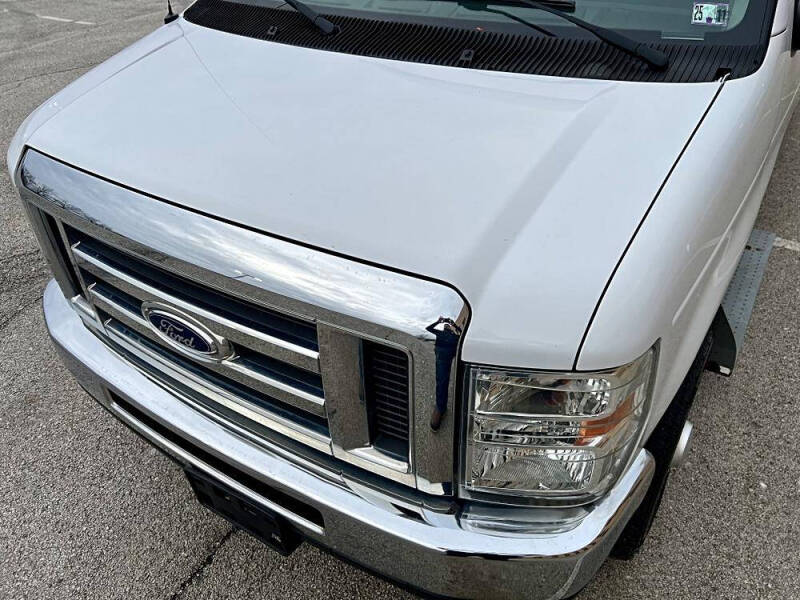 2013 Ford E-Series E-350 SD