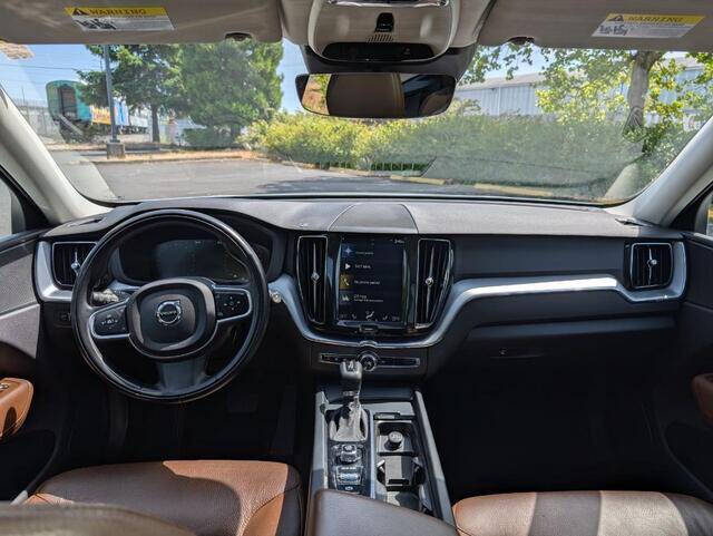 2018 Volvo XC60 T6 Momentum