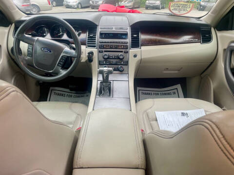 2011 Ford Taurus SEL