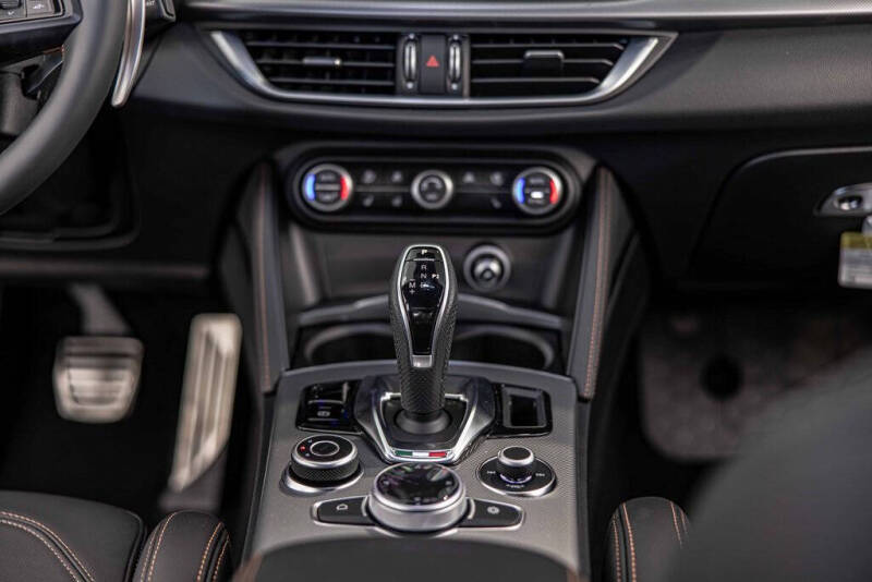 2025 Alfa Romeo Stelvio