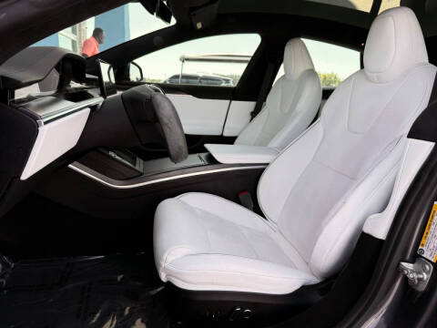 2022 Tesla Model S Plaid