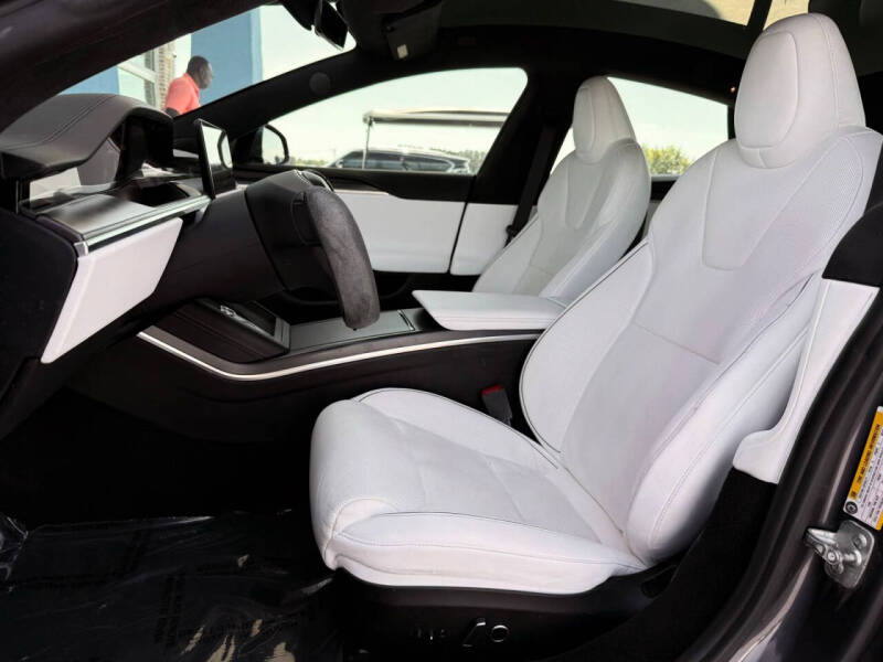 2022 Tesla Model S Plaid