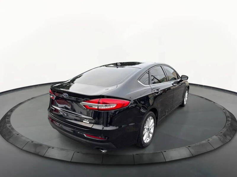 2020 Ford Fusion SE