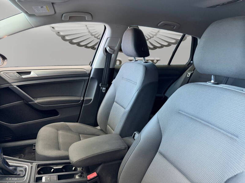 2019 Volkswagen e-Golf SE