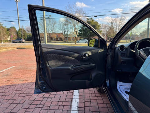 2016 Nissan Versa 1.6 SV