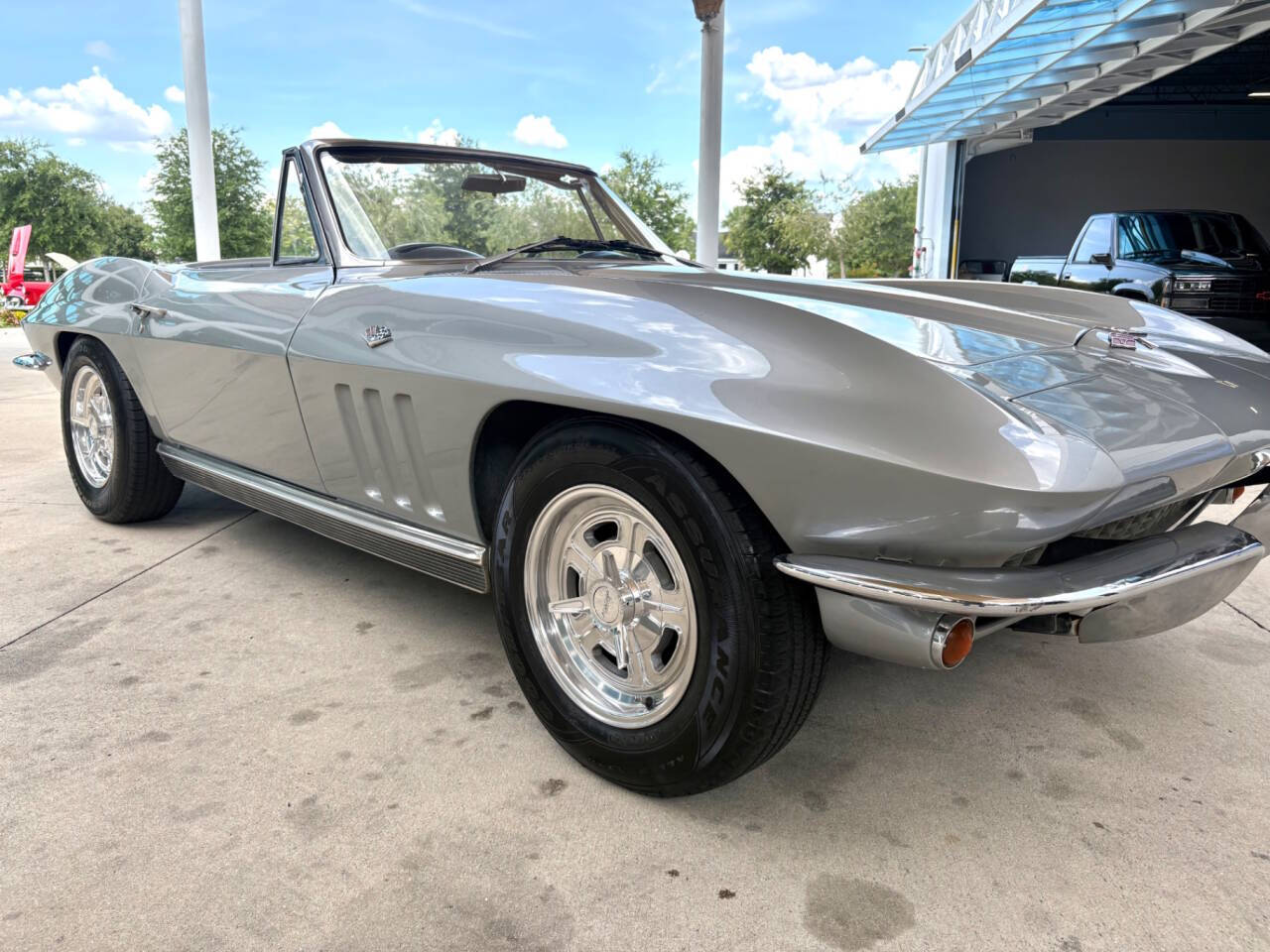 1966 Chevrolet Corvette 19