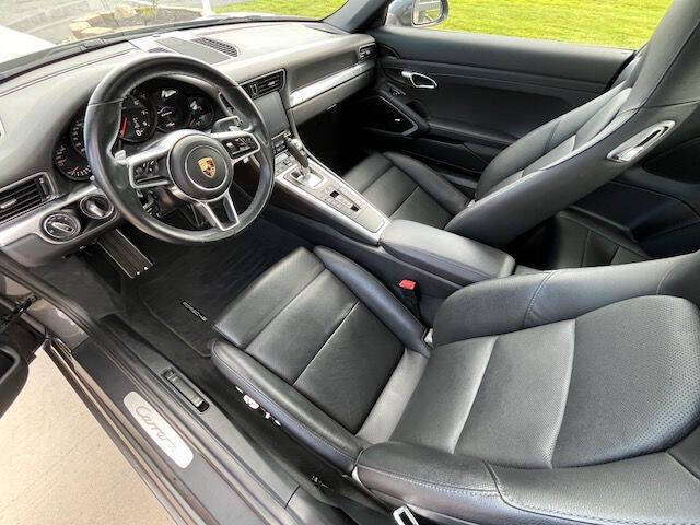 2017 Porsche 911 Carrera