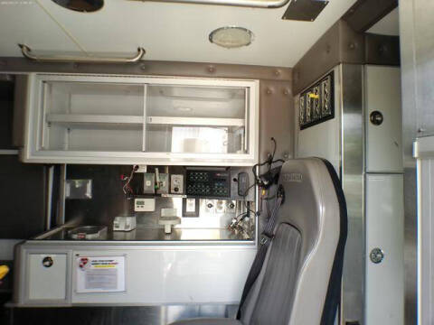 2015 Freightliner M2 106