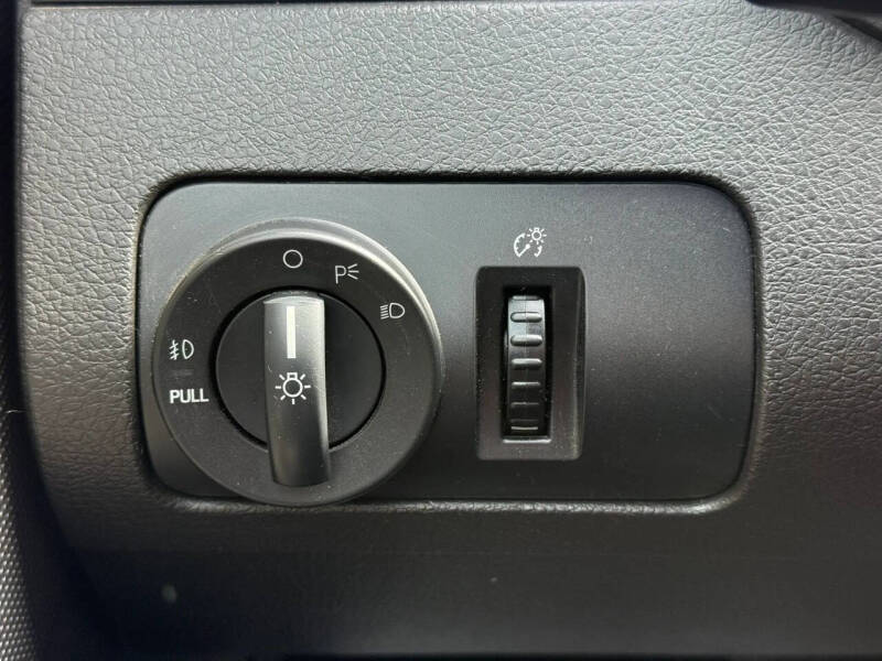 2008 Ford Mustang V6 Deluxe
