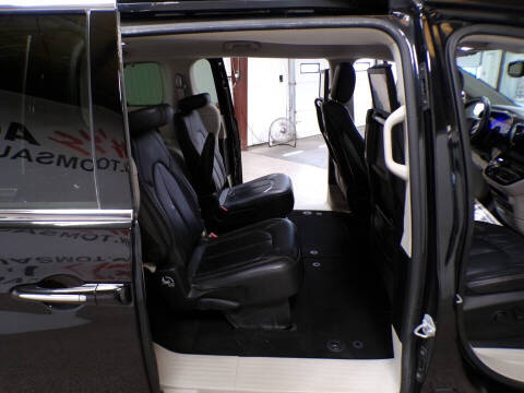 2017 Chrysler Pacifica Touring-L Plus