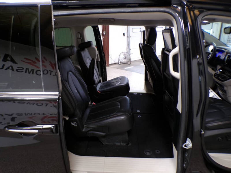 2017 Chrysler Pacifica Touring-L Plus