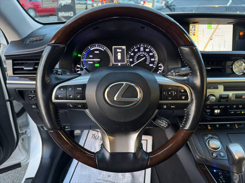 2017 Lexus ES 300h