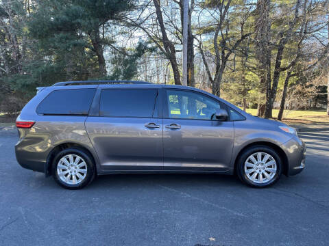 2017 Toyota Sienna LE 7-Passenger