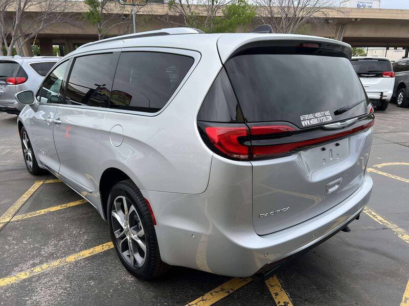 2024 Chrysler Pacifica Pinnacle