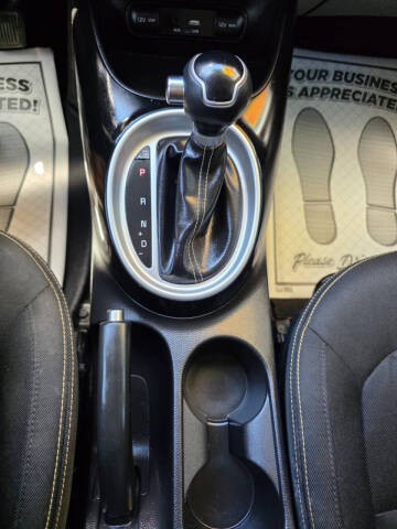 2016 Kia Soul +