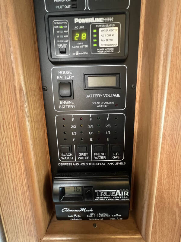 2001 Winnebago Journey 36L