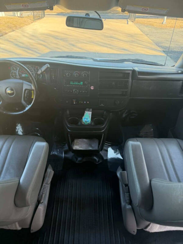 2023 Chevrolet Express 2500