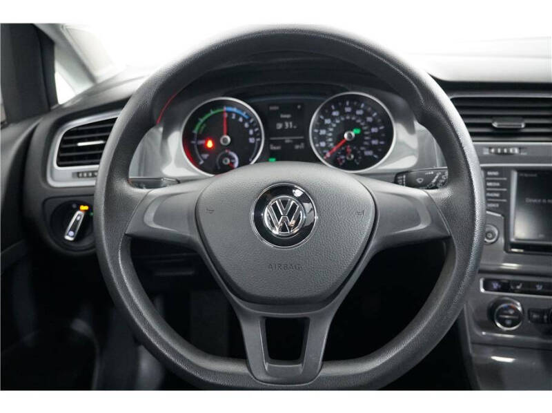 2016 Volkswagen e-Golf SE