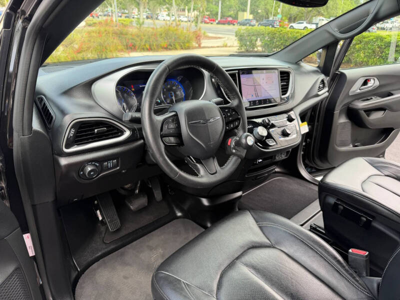 2021 Chrysler Pacifica Touring L
