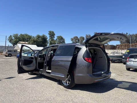 2020 Chrysler Pacifica Limited