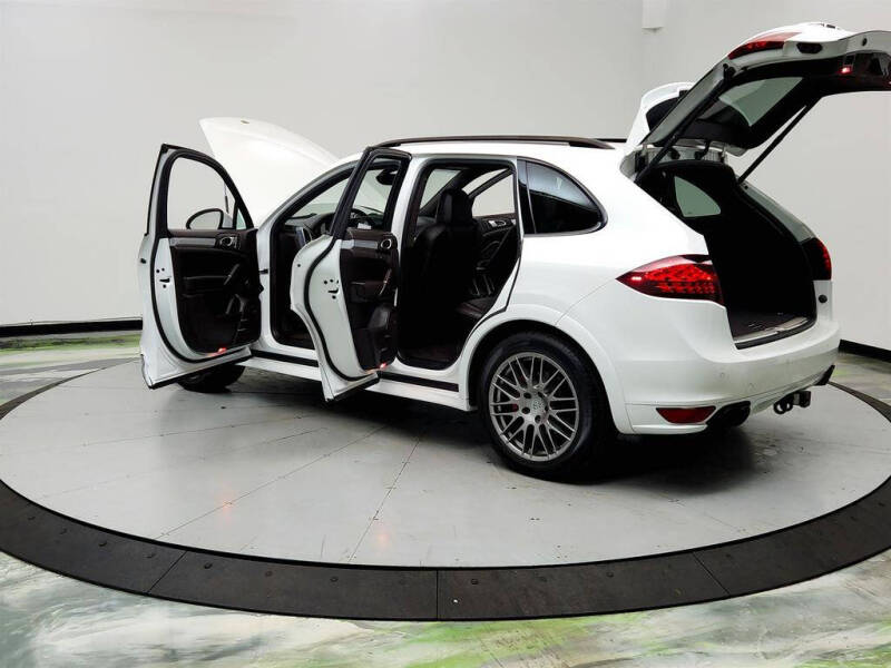 2013 Porsche Cayenne GTS