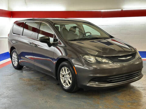 2020 Chrysler Voyager LX