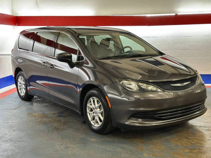 2020 Chrysler Voyager LX