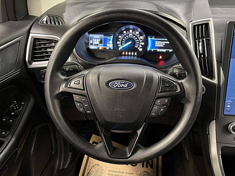 2022 Ford Edge SE