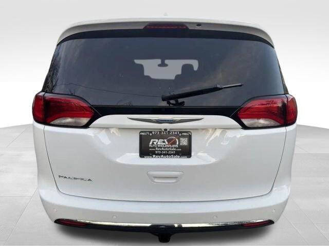 2018 Chrysler Pacifica Touring L