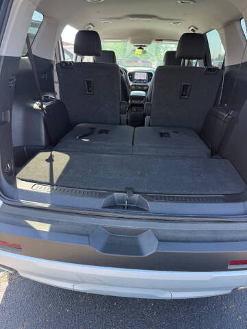 2023 GMC Acadia SLE