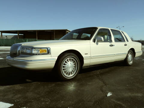 1996 Lincoln Town Car for sale at eAutoTrade in Evansville IN