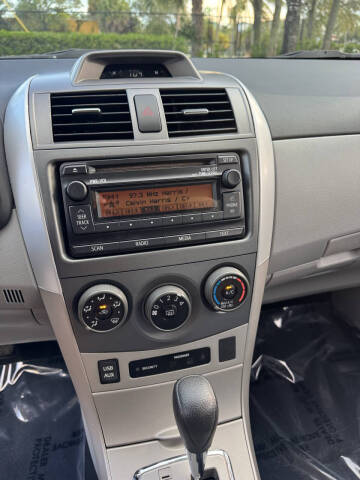 2012 Toyota Corolla LE